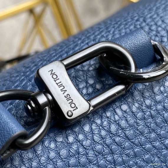 WIS XS CHRISTOPHER LOUIS VUITTON 0205